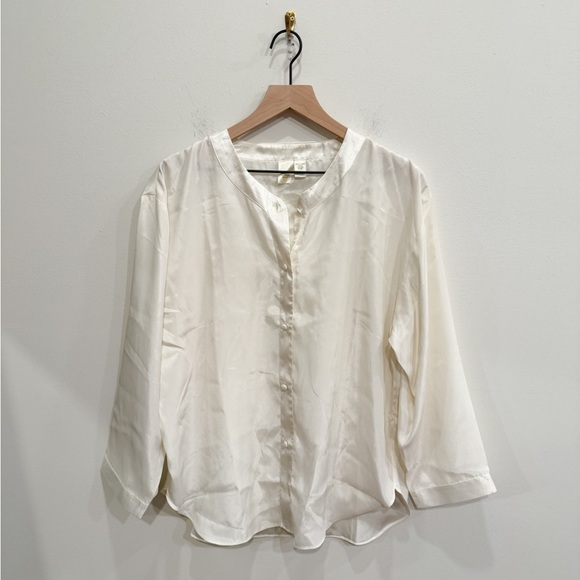 Victoria’s Secret Satin Pajama Set size Small - Picture 2 of 9